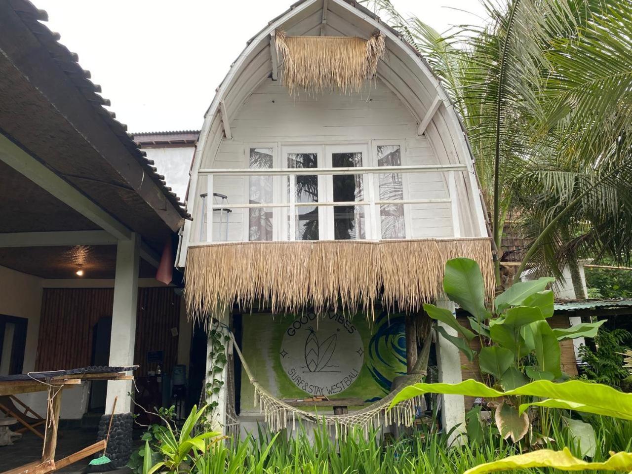 Medewi Good Vibes Stay&Surf Jembrana Exteriör bild