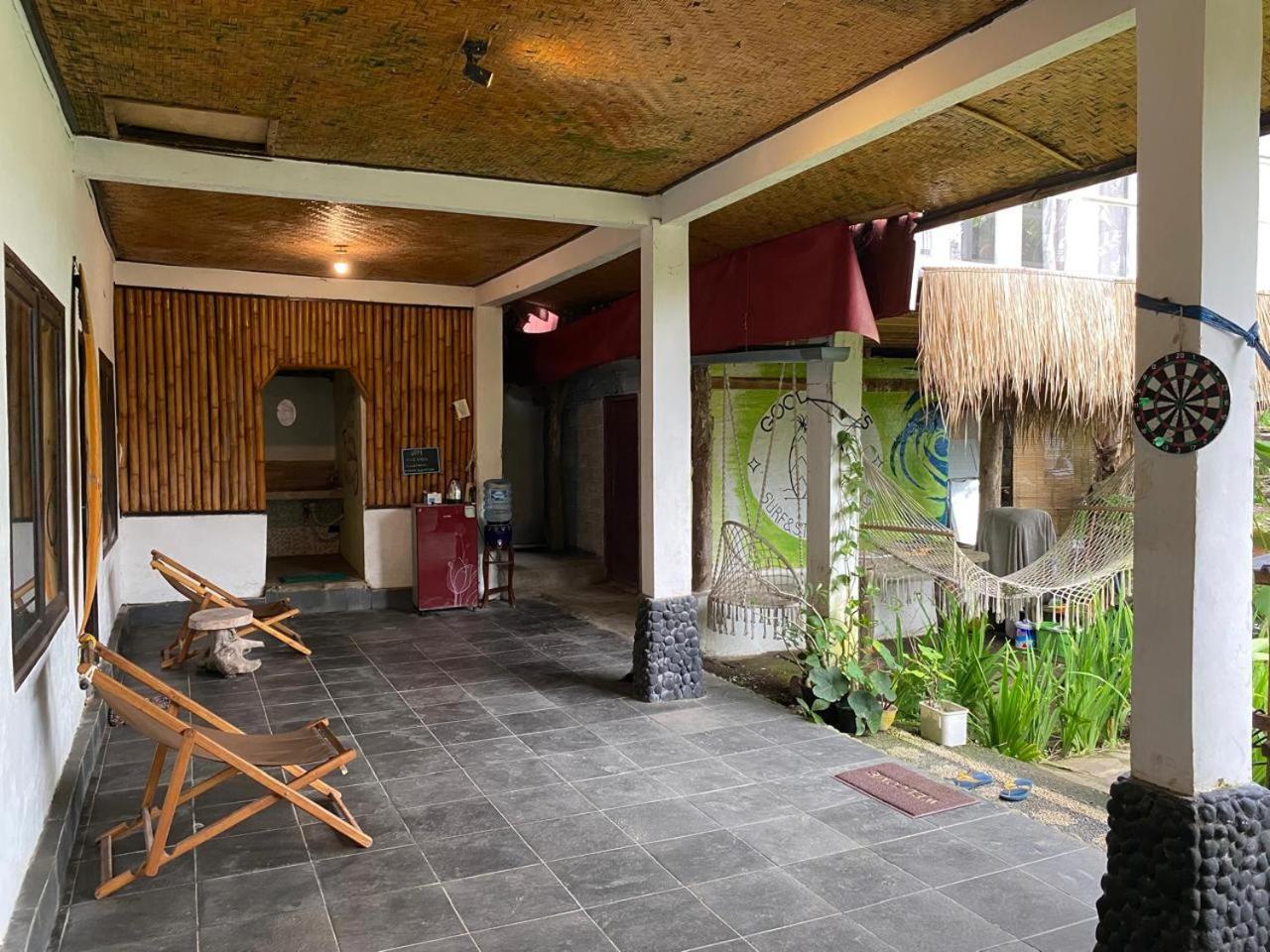 Medewi Good Vibes Stay&Surf Jembrana Exteriör bild